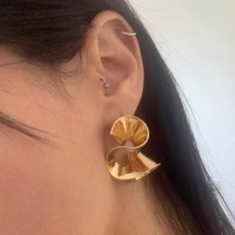 New Revolve Joppie Golden Statement Earrings - Picture 8 of 15